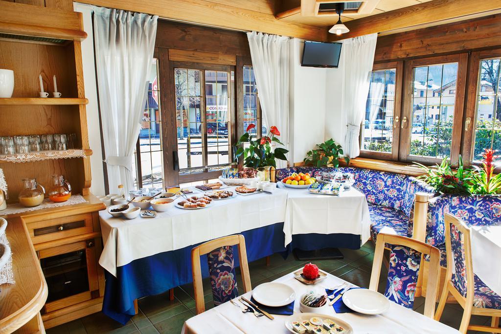 Garni Bonsai Bed & Breakfast Pinzolo Exterior foto