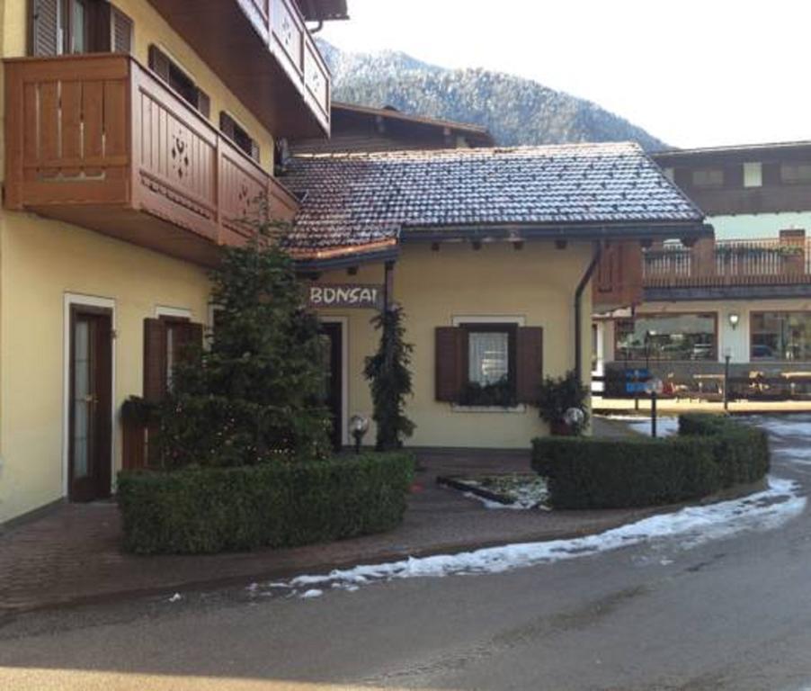 Garni Bonsai Bed & Breakfast Pinzolo Exterior foto