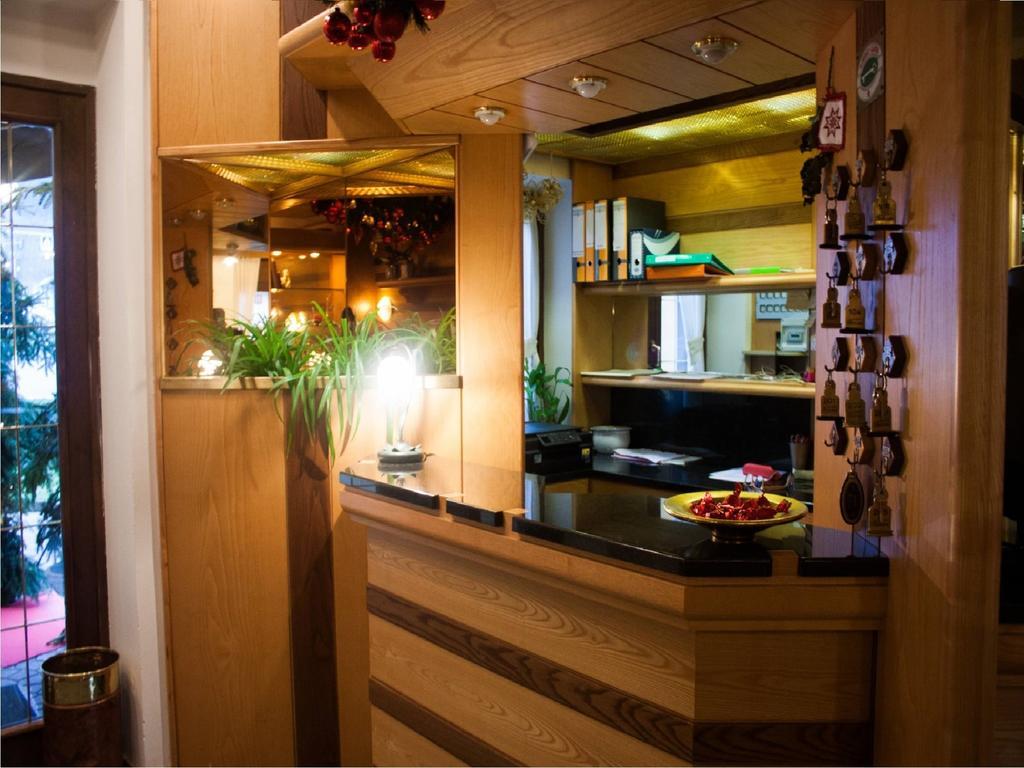 Garni Bonsai Bed & Breakfast Pinzolo Exterior foto